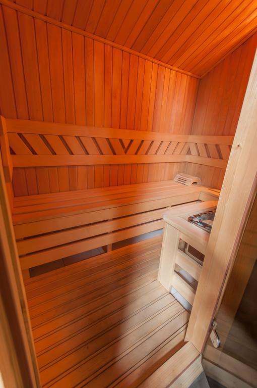 فندق هميرا بودغوريتْسا المظهر الخارجي الصورة A Finnish sauna