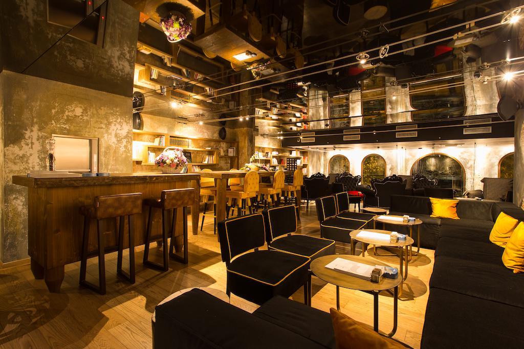 فندق هميرا بودغوريتْسا المظهر الخارجي الصورة Interior of the restaurant
