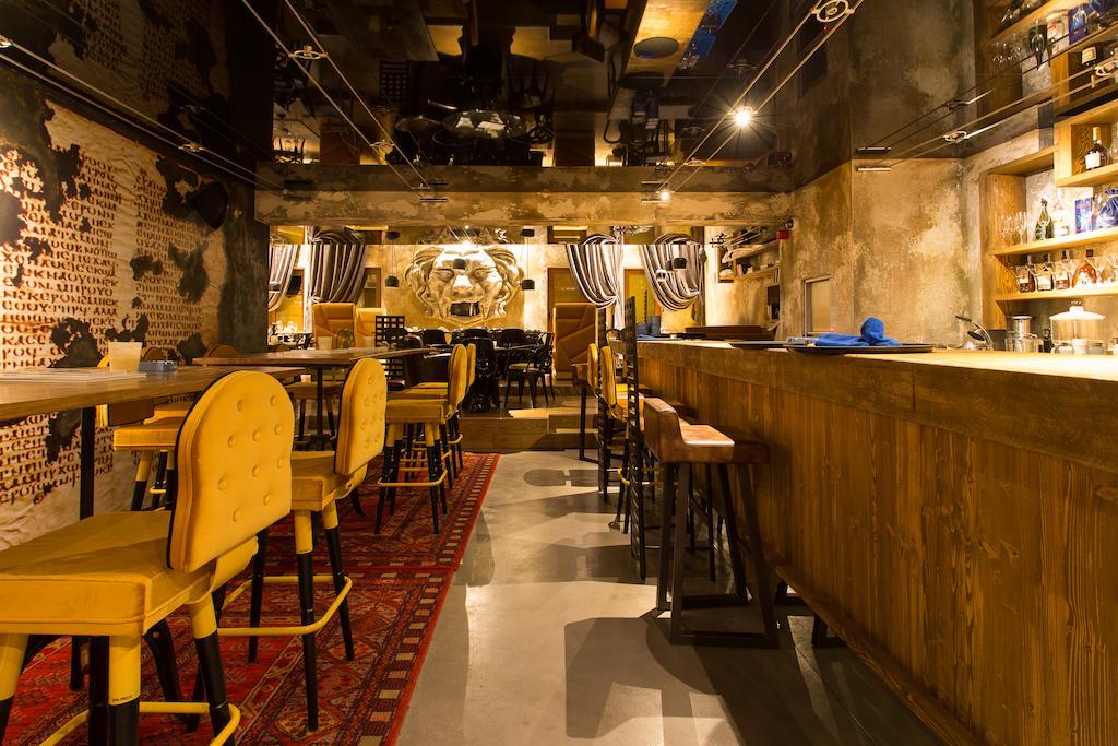 فندق هميرا بودغوريتْسا المظهر الخارجي الصورة Interior of the restaurant