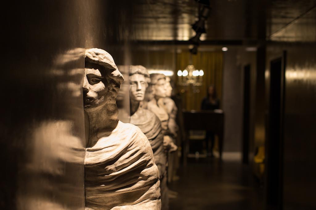 فندق هميرا بودغوريتْسا المظهر الخارجي الصورة Mummies at the Royal Ontario Museum
