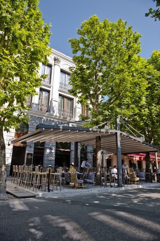 فندق هميرا بودغوريتْسا المظهر الخارجي الصورة Café in Brussels