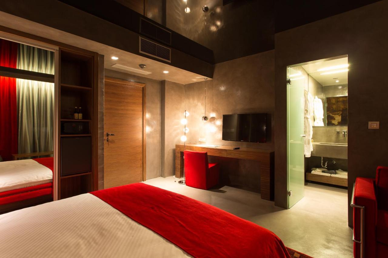 فندق هميرا بودغوريتْسا الغرفة الصورة A room at the hotel